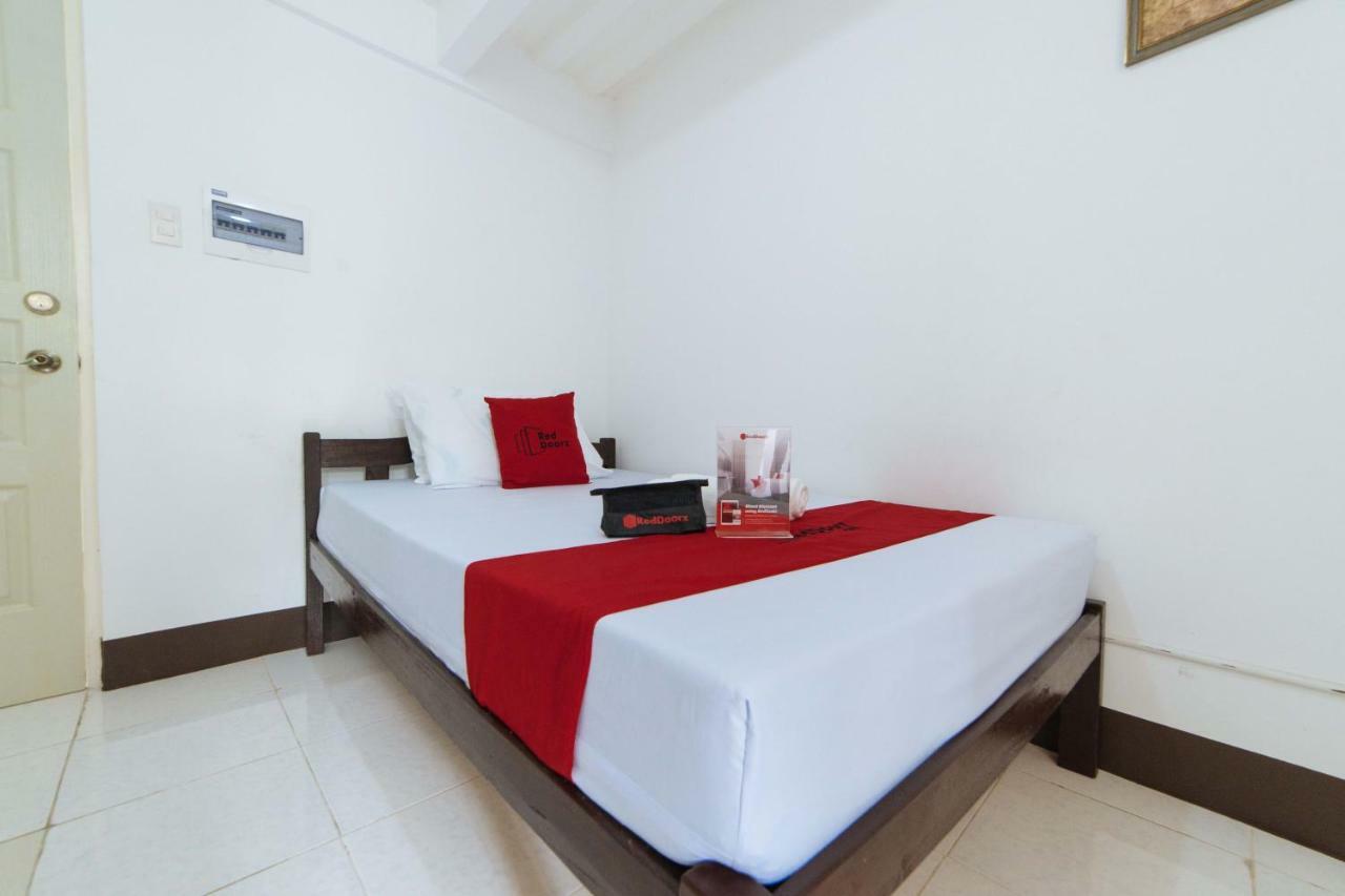 Reddoorz Near Davao Medical School Foundation Hotel Exterior photo